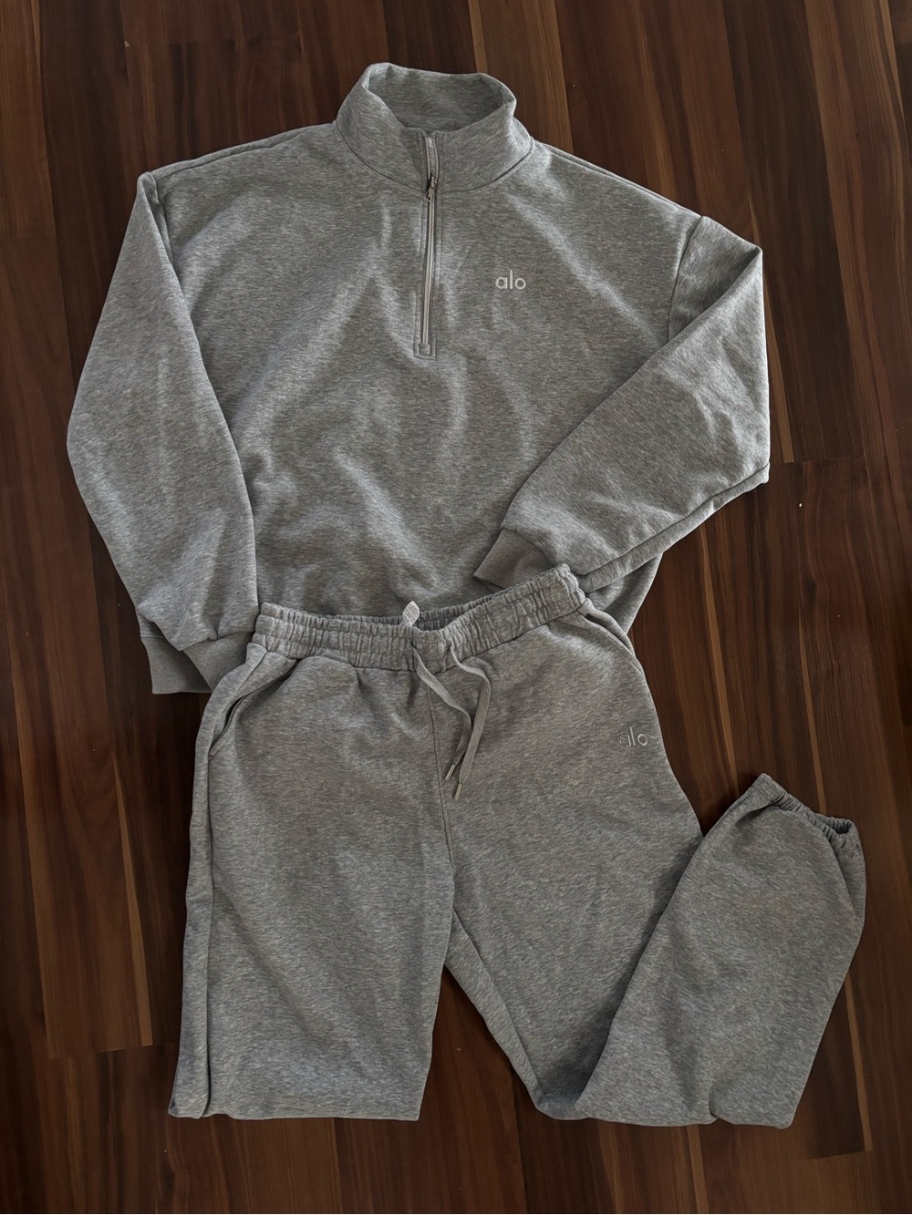 ALO Yoga Gray Quarter-Zip Pullover and Joggers Set